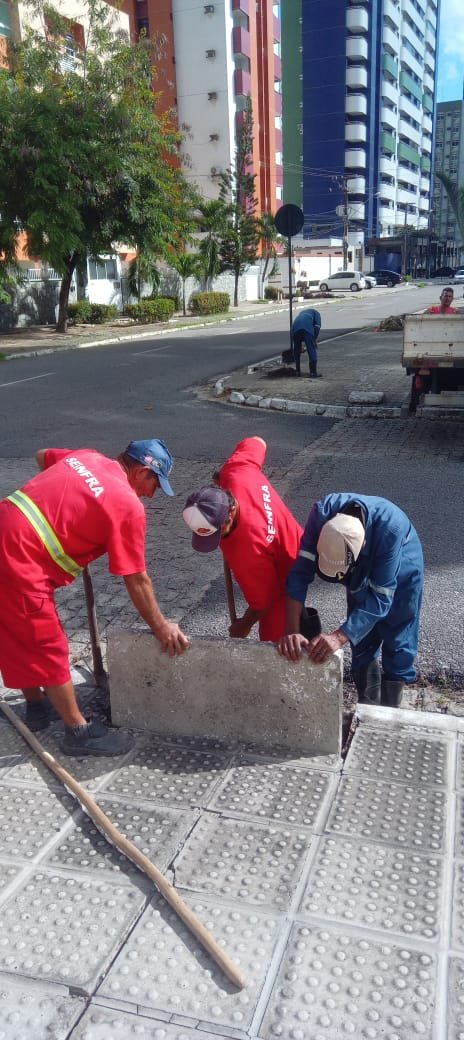 Seinfra inicia semana com manutenção de galerias, iluminação pública e Operação Tapa-Buraco