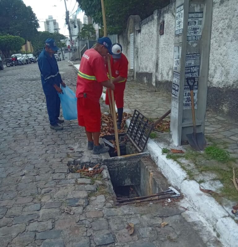 Seinfra inicia semana com serviços na rede de drenagem, iluminação pública e Operação Tapa-Buraco