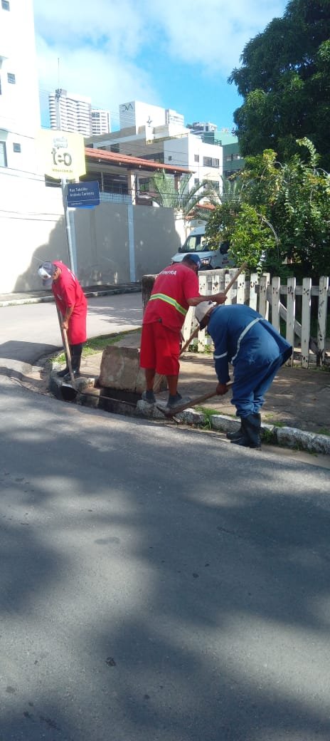 Seinfra segue realizando manutenção de galerias, iluminação pública e Operação Tapa-Buraco