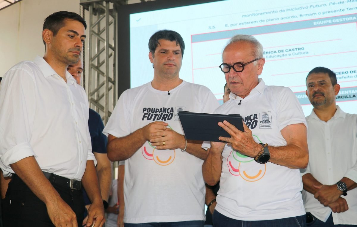 Cícero Lucena faz de João Pessoa a primeira capital a implementar programa com poupança estudantil