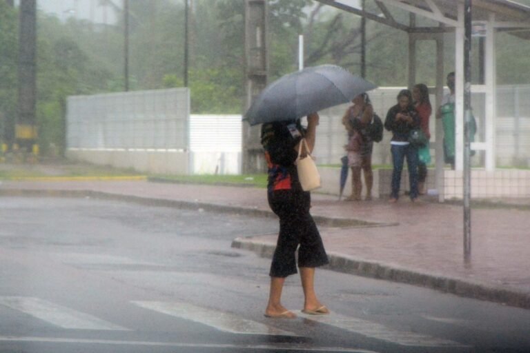 Defesa Civil reforça monitoramento das áreas de risco após alerta do Inmet e para início do inverno