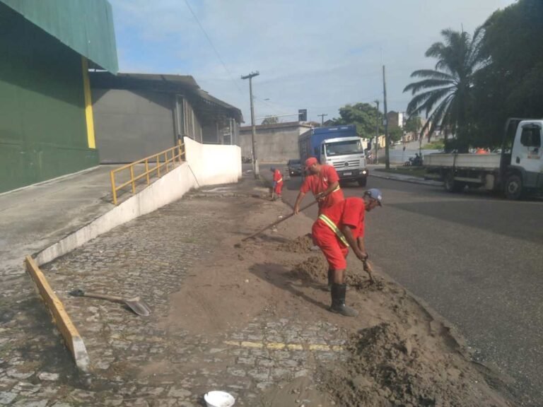 Equipes da Seinfra levam serviços de manutenção a 30 bairros nesta terça-feira