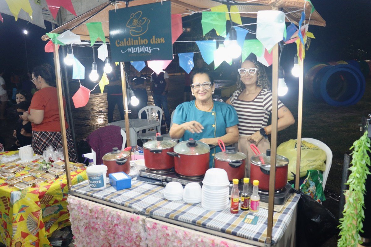 Feira Móvel do Produtor realiza edição de São João com forró e boas vendas no Parque Parahyba I