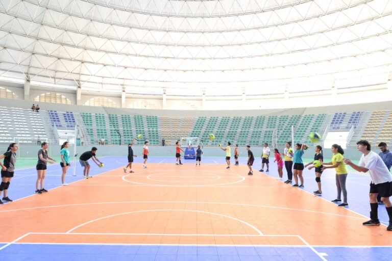 Fundação Campeões do Amanhã entrega materiais esportivos e inicia novo ciclo de matrículas