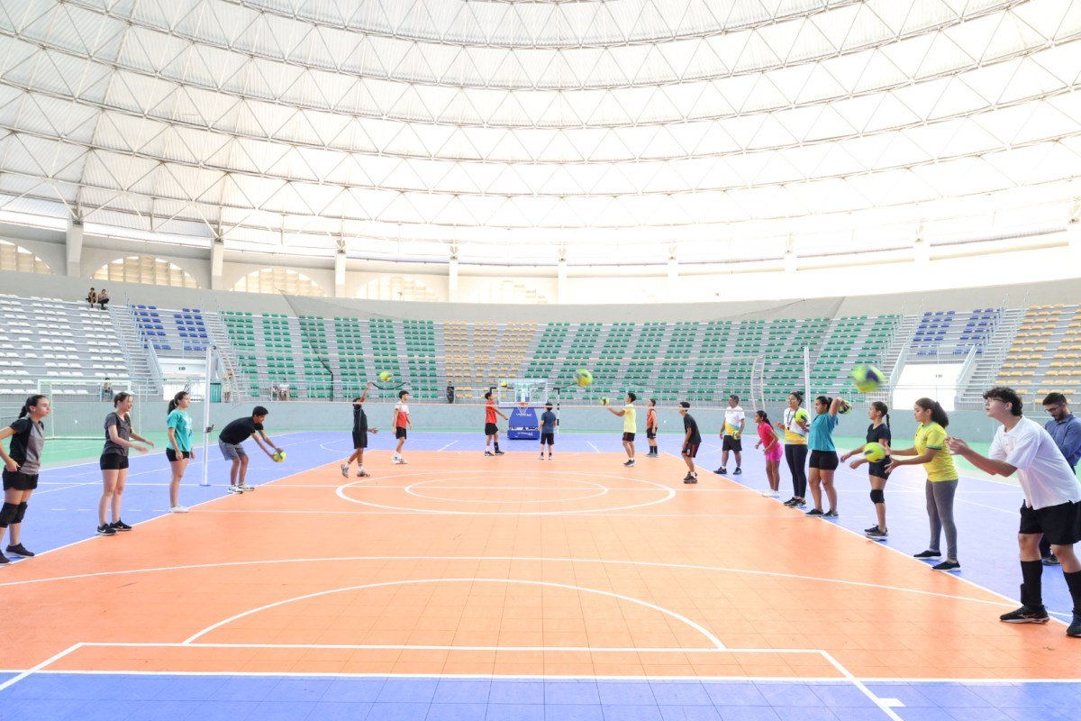 Fundação Campeões do Amanhã entrega materiais esportivos e inicia novo ciclo de matrículas