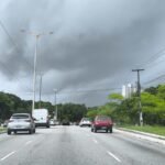 Inmet emite alerta e Defesa Civil coloca equipes de prontidão