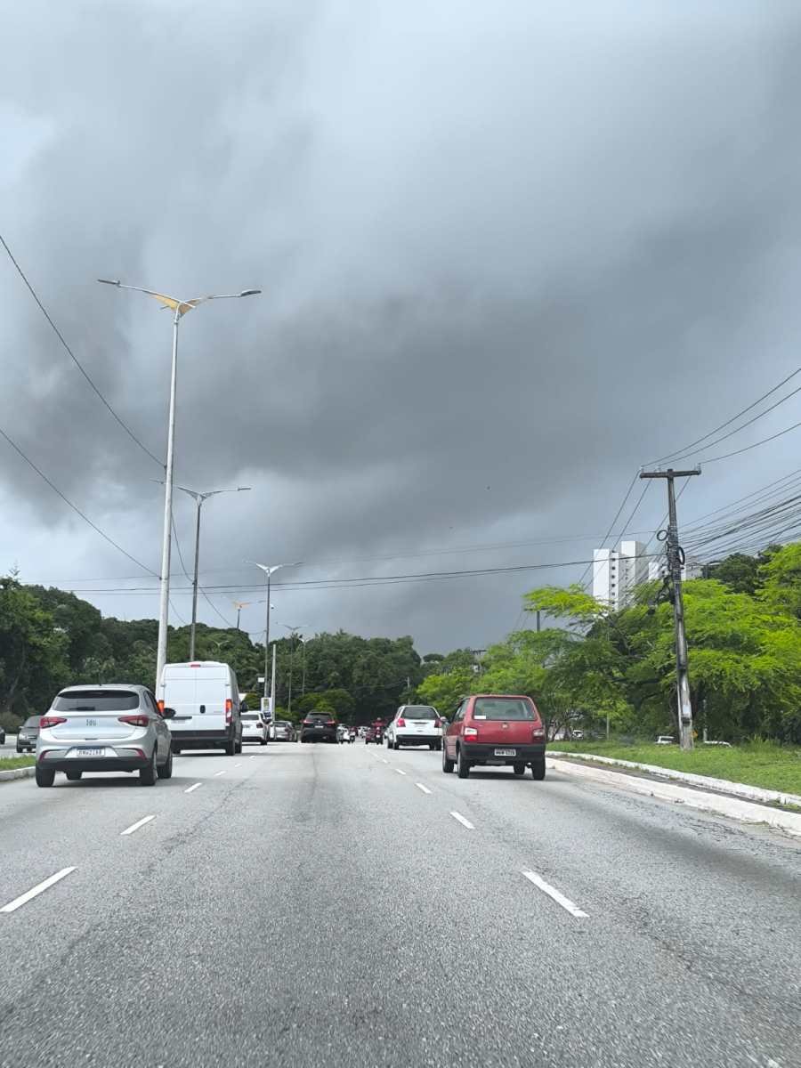 Inmet emite alerta e Defesa Civil coloca equipes de prontidão