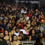 Multidão prestigia primeira noite de shows no Parque Solon de Lucena