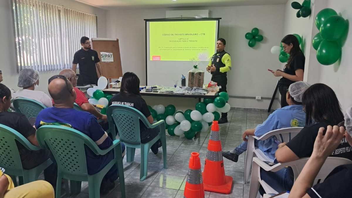 Palestra da Semob-JP conscientiza colaboradores de empresa sobre segurança no trânsito