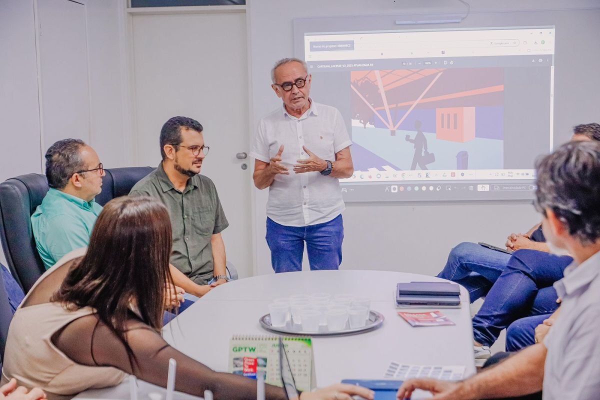 Prefeito lança cartilha para padronização de calçadas e reforça compromisso com acessibilidade em João Pessoa