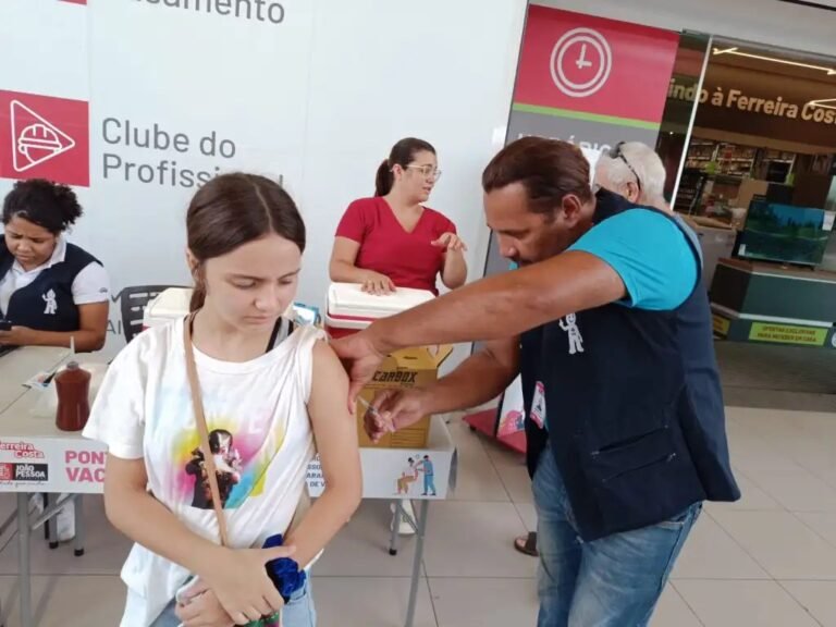 Prefeitura alerta sobre a importância de completar o esquema vacinal contra a dengue