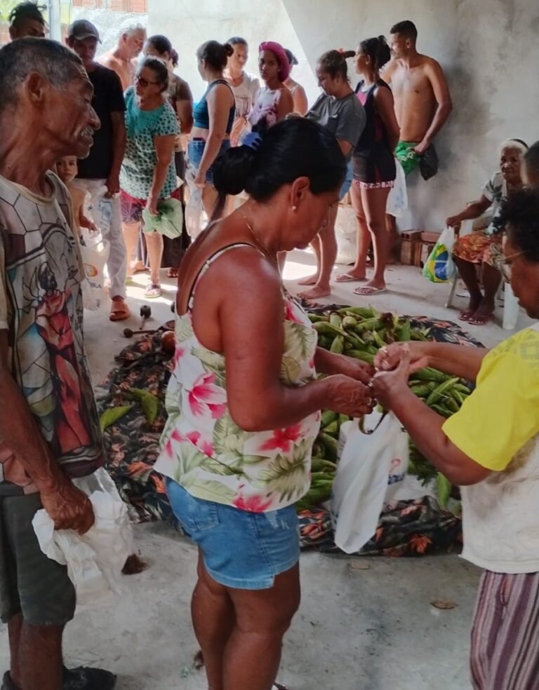 Prefeitura entrega milho para pessoas atendidas pelas Coordenadorias LGBT e Igualdade Racial