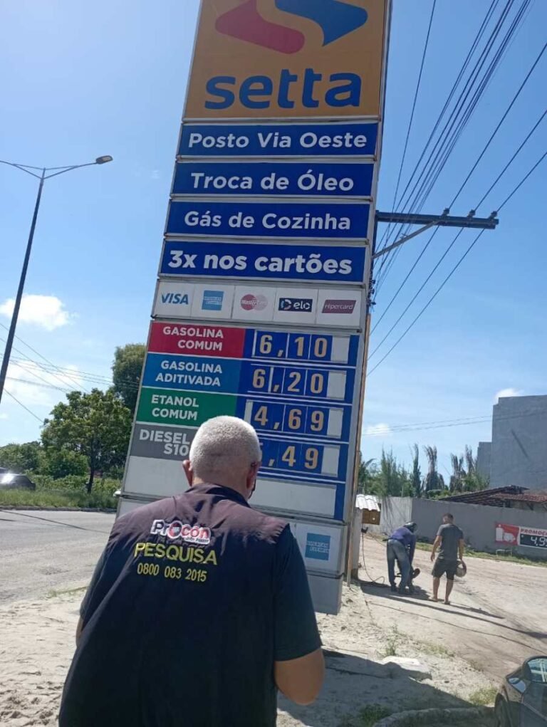 Procon-JP encontra diferença de R$ 0,52 no preço da gasolina e de R$ 1,35 no álcool; fiscalização continua