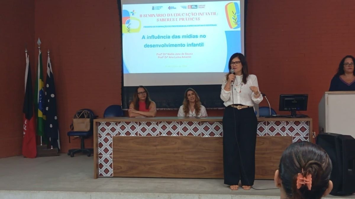 Profissionais da Educação Infantil participam de seminário sobre saberes e práticas