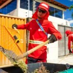 Agentes da Emlur executam serviços de limpeza e conservação em 15 bairros