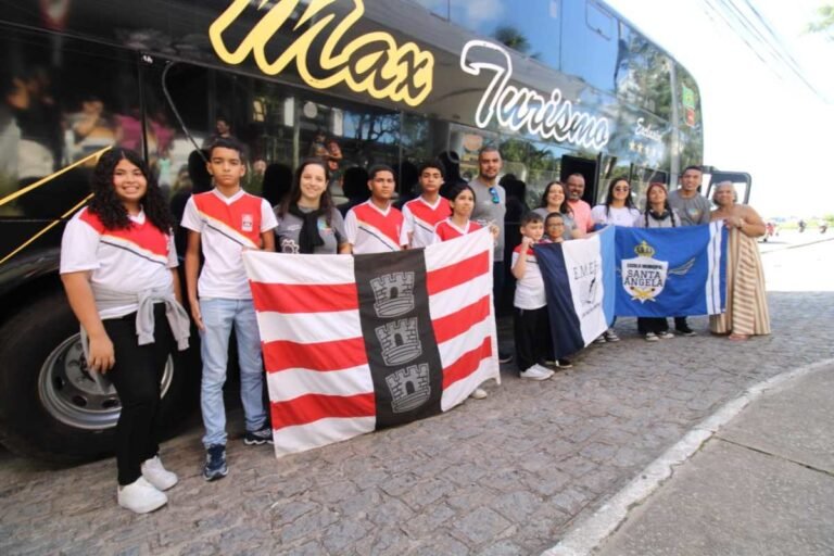 Alunos da Rede Municipal embarcam para Salvador para representar a Paraíba na RoboCup 2025