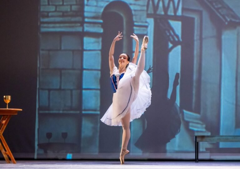 Bailarinos da Companhia de Dança de João Pessoa se apresentam em festival internacional