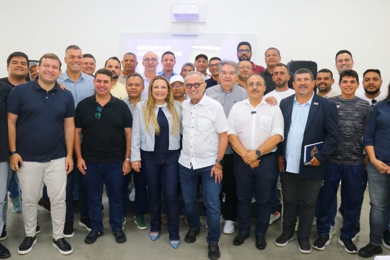 Cícero Lucena apresenta projeto da Copa Metropolitana de Futebol Amador a prefeitos da região