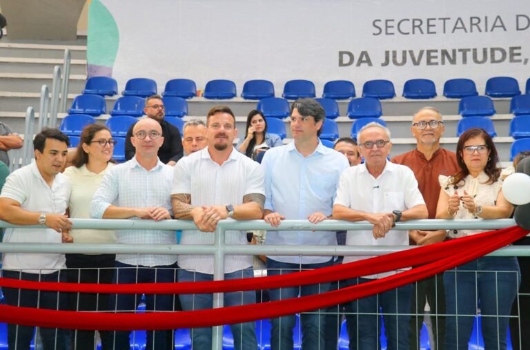Cícero Lucena destaca integração entre educação e esporte durante abertura das Olimpíadas Escolares de João Pessoa