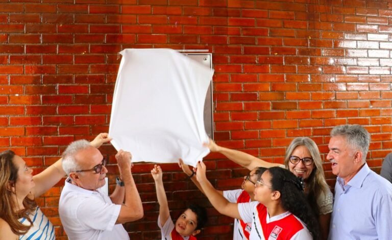 Cícero Lucena entrega 51ª escola reconstruída com tecnologia e estrutura moderna