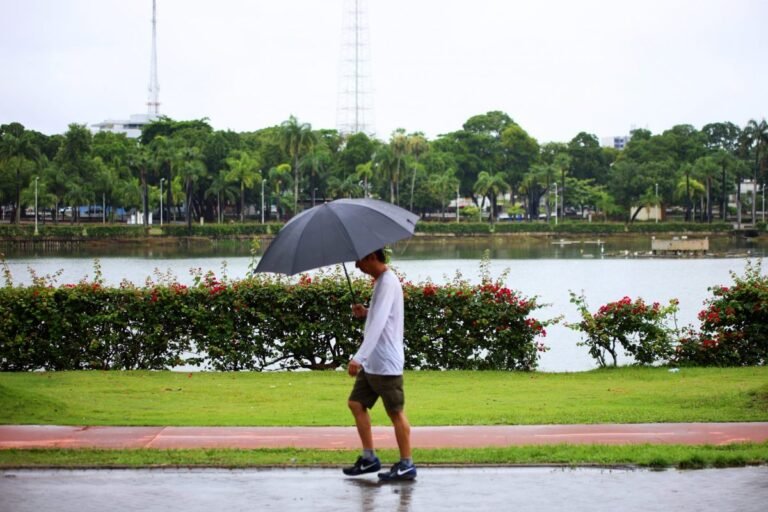 Defesa Civil mantém equipes de prontidão após aviso do Inmet de acumulado de chuvas