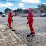 Emlur executa serviços da de roço e capinação em 13 bairros