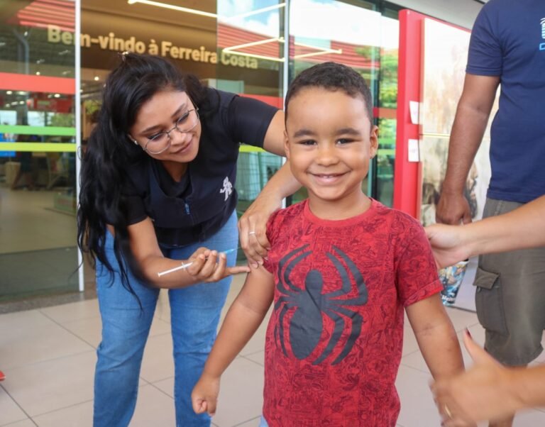 População aproveita Dia D de Multivacinação para se proteger contra Influenza e outras doenças
