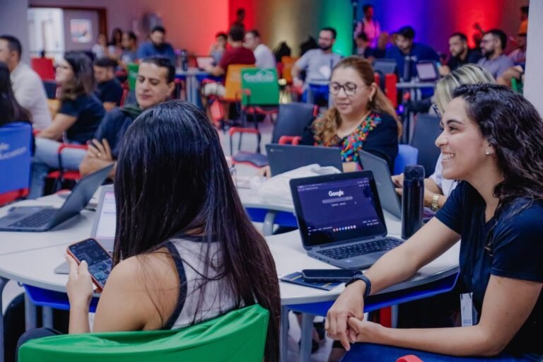 Prefeitura amplia uso de tecnologia nas escolas a partir de capacitação de ferramentas do Google