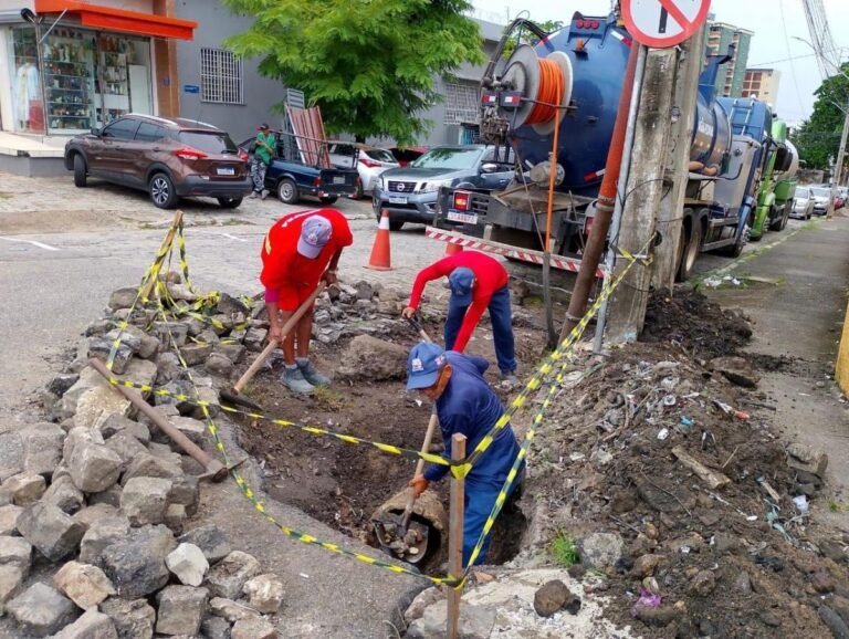 Prefeitura executa serviços na rede de drenagem, iluminação pública e Operação Tapa-Buraco