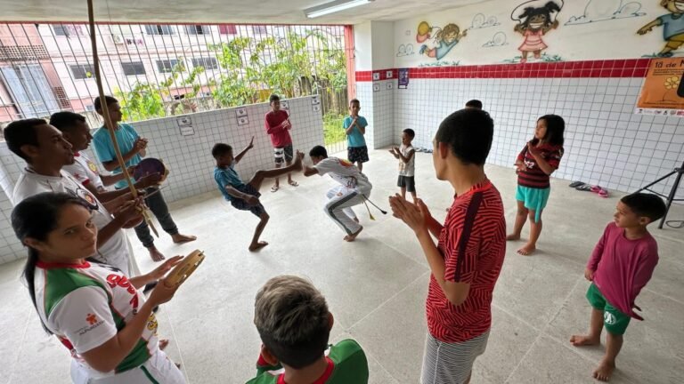Prefeitura promove colônia de férias e jovens do Vista Alegre participam de oficina de capoeira
