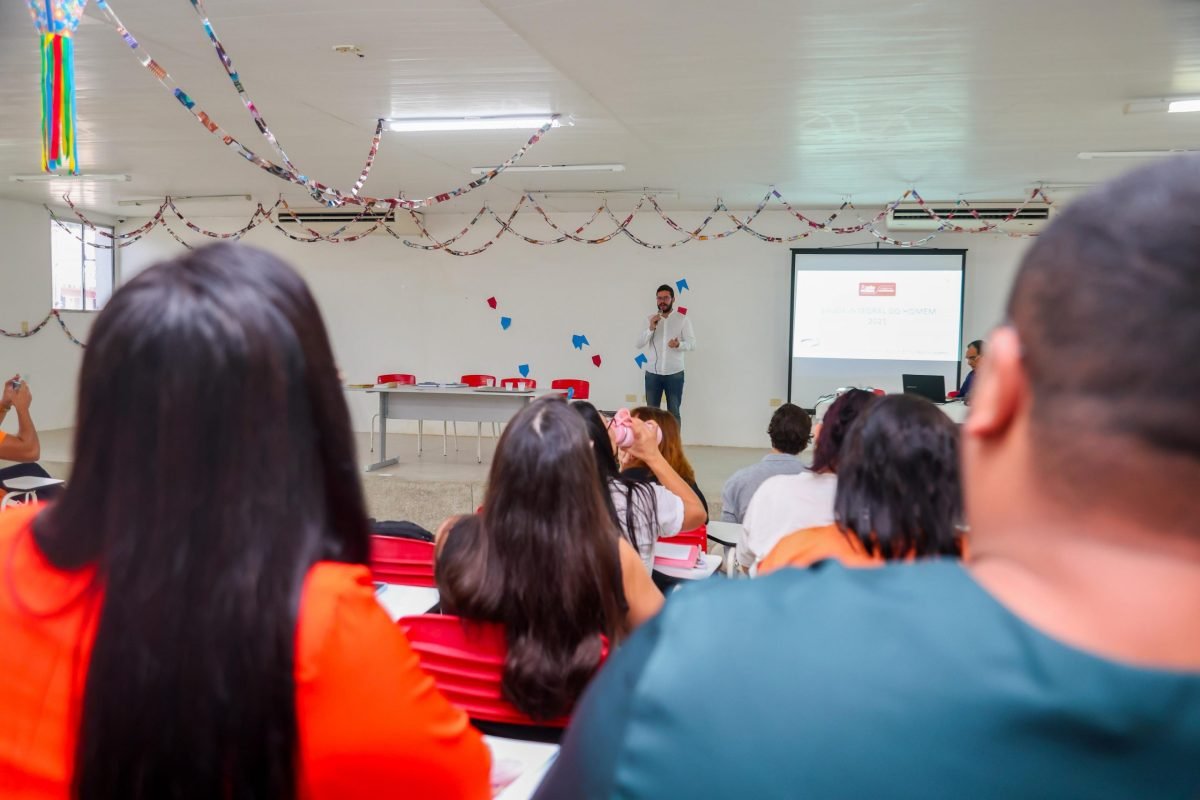 Prefeitura realiza oficina sobre cuidado integral na saúde do homem para equipes multiprofissionais