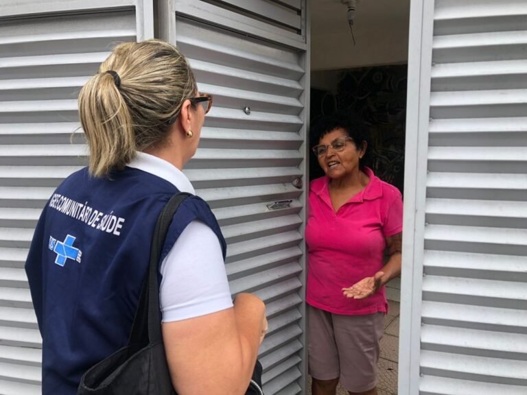 Saúde esclarece que não emitiu comunicado sobre grupos que estariam se passando por profissionais do SUS