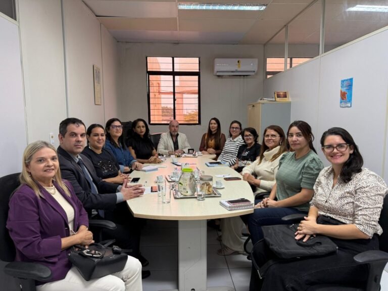 Secretaria de Segurança Urbana participa de audiência no MPPB sobre presença de crianças nos semáforos