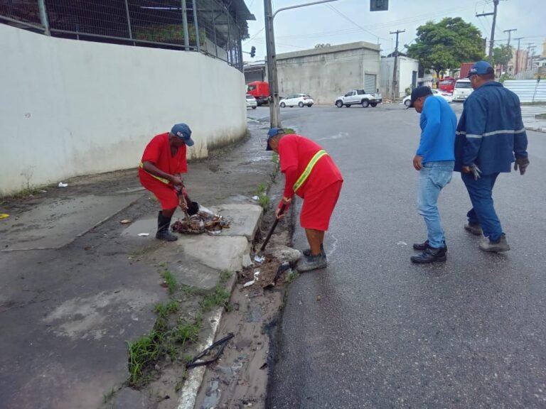 Seinfra inicia semana com serviços de manutenção em 30 bairros de João Pessoa