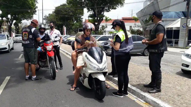 Semob-JP realiza comando educativo em alusão à Semana do Motociclista
