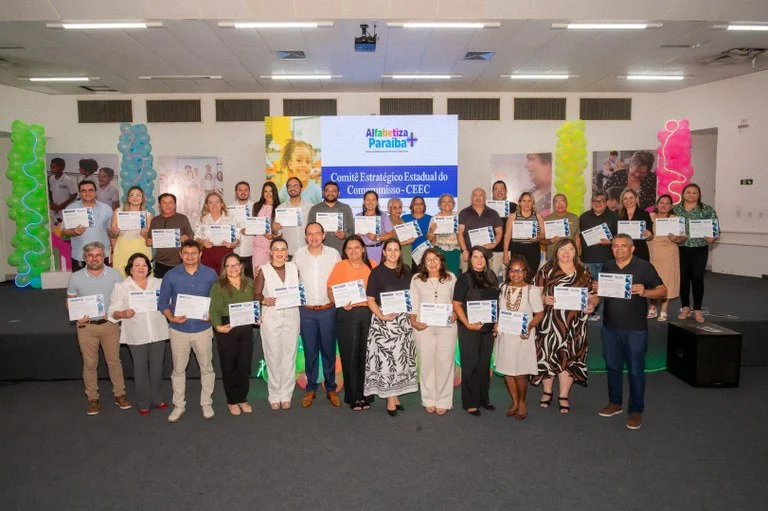 compromisso nacional criança alfabetizada: paraíba empossa comitê estadual pela portaria nº 564/2025, mobiliza 223 municípios e mira 100% de alfabetização até 2º ano