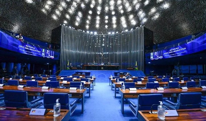 cpi do crime organizado ouve diretores da polícia federal nesta terça, senadores cobram explicações sobre operações, inteligência e cooperação entre órgãos