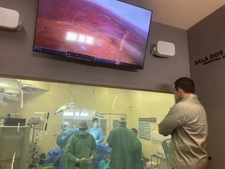 paraíba realiza 1ª cirurgia robótica oncológica 100% sus com da vinci xi, convênio com napoleão laureano, opera paraíba e r$30 milhões em investimentos