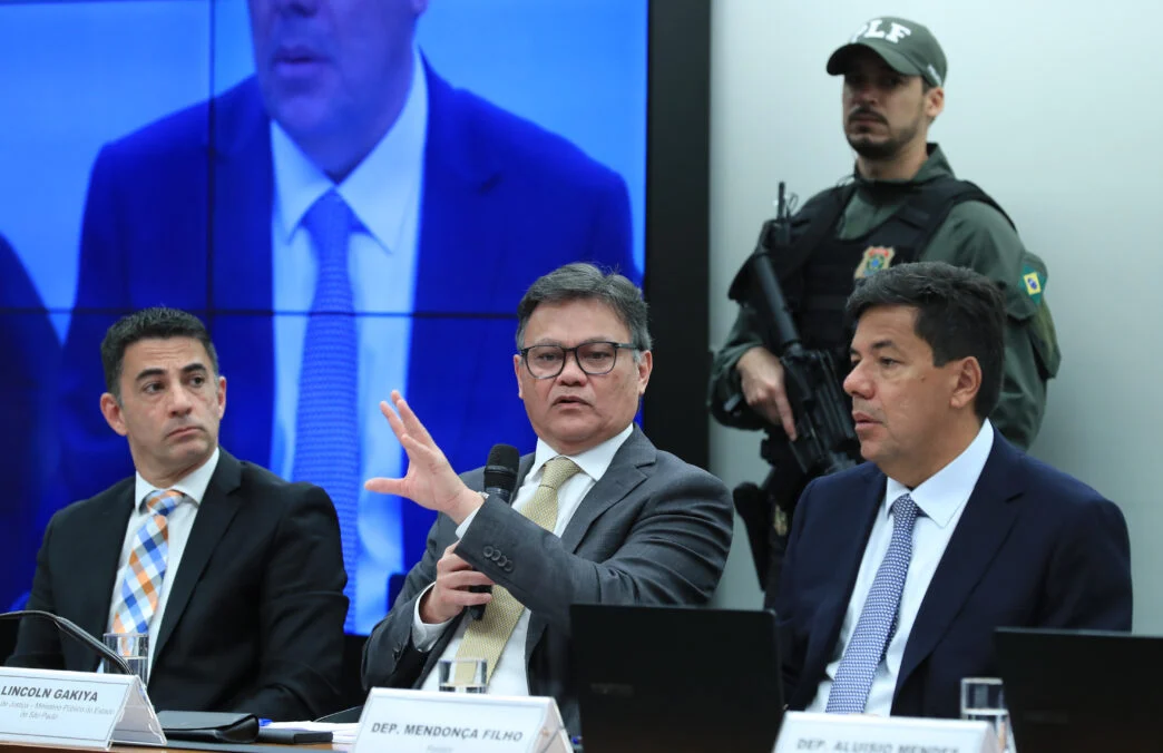 cpi do crime organizado ouve promotor que investiga o pcc, e diretor de inteligência penal