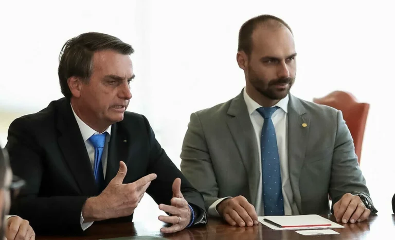eduardo bolsonaro: pai pode ter 'surtado' ao violar tornozeleira eletrônica, diz vídeo