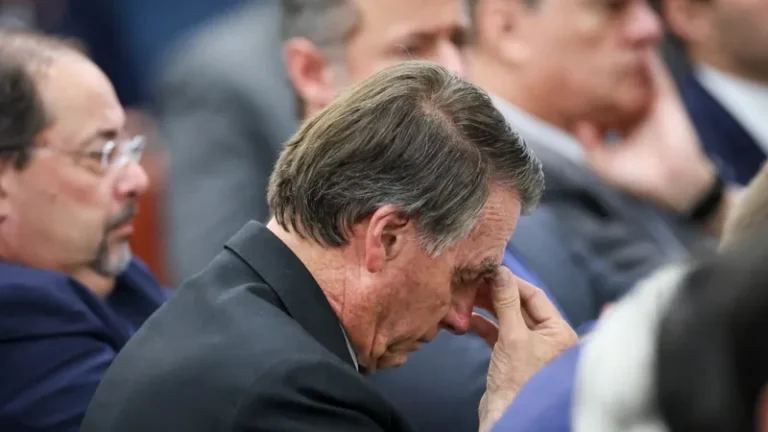 prisão de bolsonaro mantida após audiência, pf mantém custódia e michelle visita