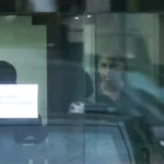 bolsonaro recebe visita de michelle na pf, se despede na saída; prisão de 27 anos mantida
