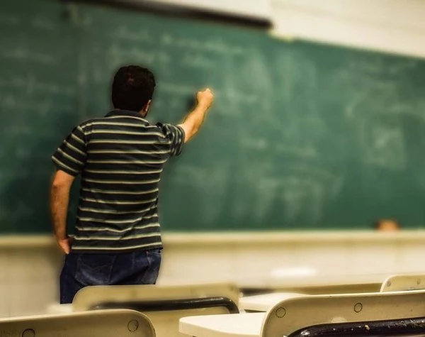 câmara aprova anie: adicional salarial para professores que atendem alunos com deficiência