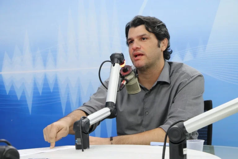 leo bezerra evita ruptura com joão azevêdo, diz 'tristeza natural'