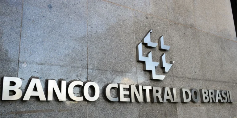 contas externas: saldo negativo de us$ 5,1 bi em outubro, diz banco central