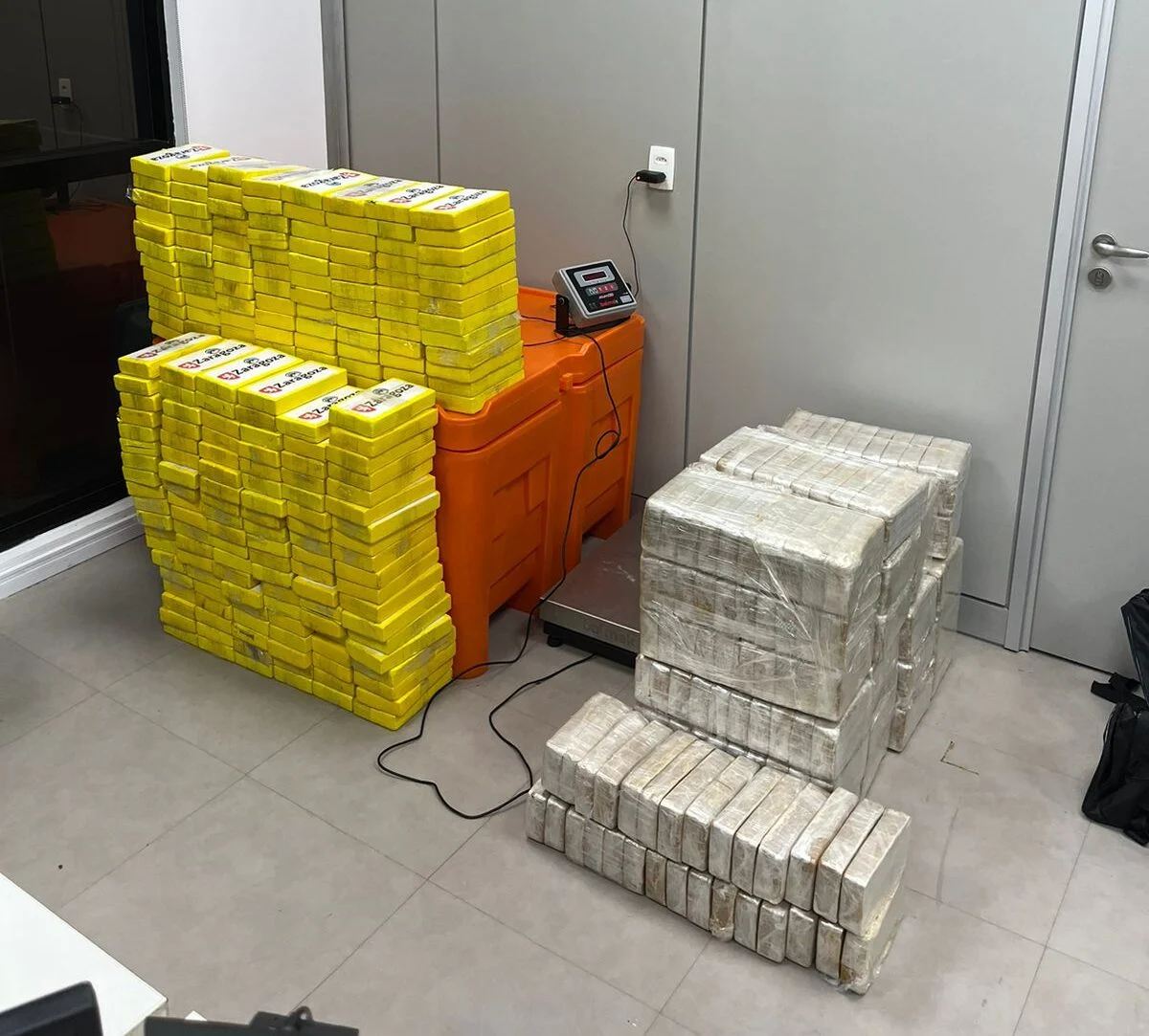 polícia prende mulher após 464 kg de drogas escondidos em carga de milho, joão pessoa