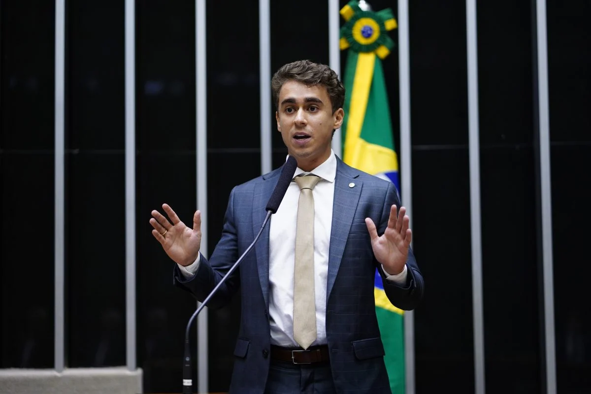 moraes exige resposta sobre uso de celular na visita de nikolas a bolsonaro