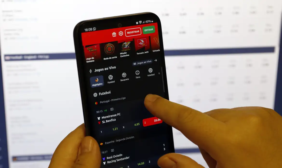 senado adia votação sobre taxação das fintechs e bets, aumento será escalonado