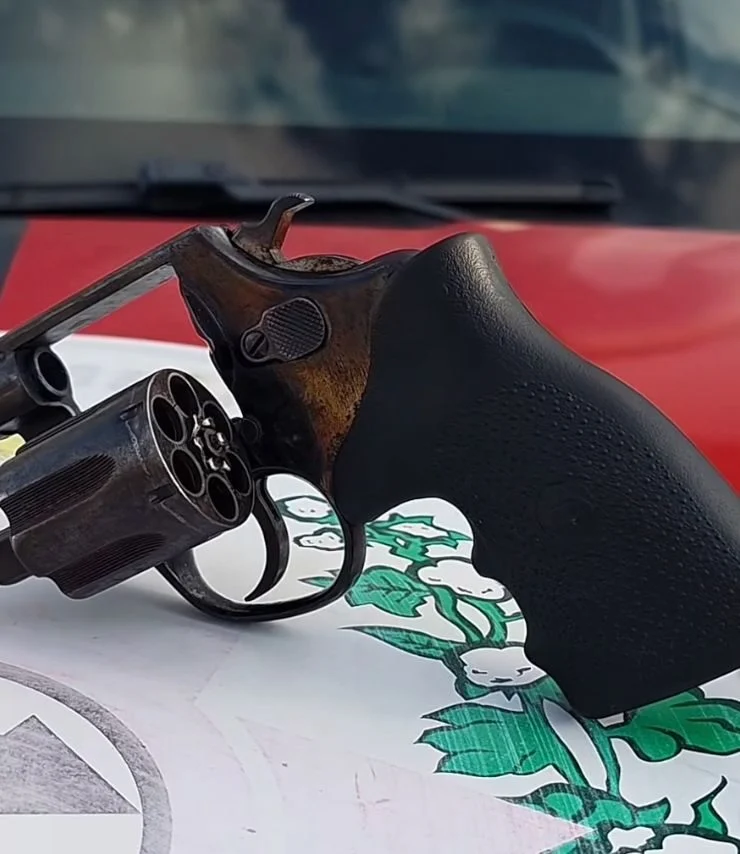 homem preso com arma em bar do pedregal, campina grande, em flagrante