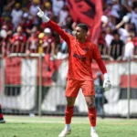 dyogo alves, sobrevivente do incêndio no ninho, pode ser campeão da libertadores